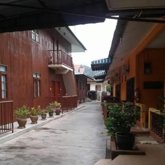 Nipahmas Chalet Pekan Pangkor Extérieur photo