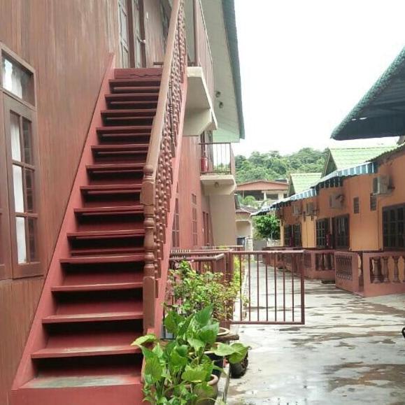 Nipahmas Chalet Pekan Pangkor Extérieur photo