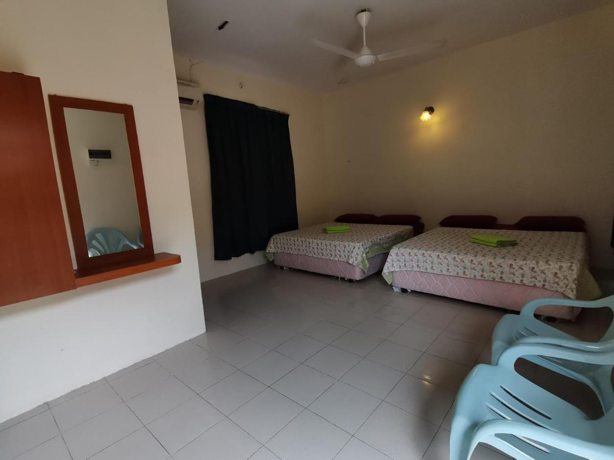 Nipahmas Chalet Pekan Pangkor Extérieur photo