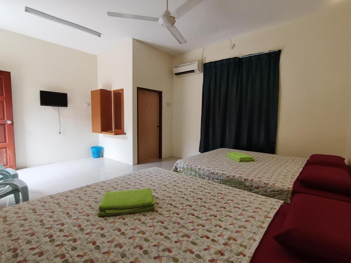 Nipahmas Chalet Pekan Pangkor Extérieur photo